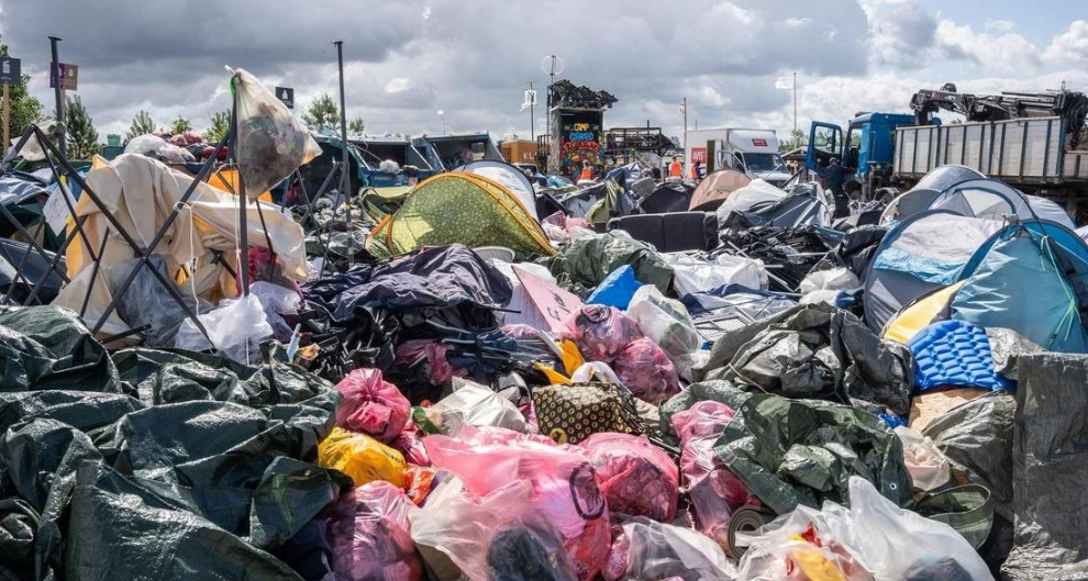 Festival-Sommer im Müll: Natur leidet unter Rücksichtslosigkeit der Besucher Festival-Sommer im Müll: Natur leidet unter Rücksichtslosigkeit der Besucher